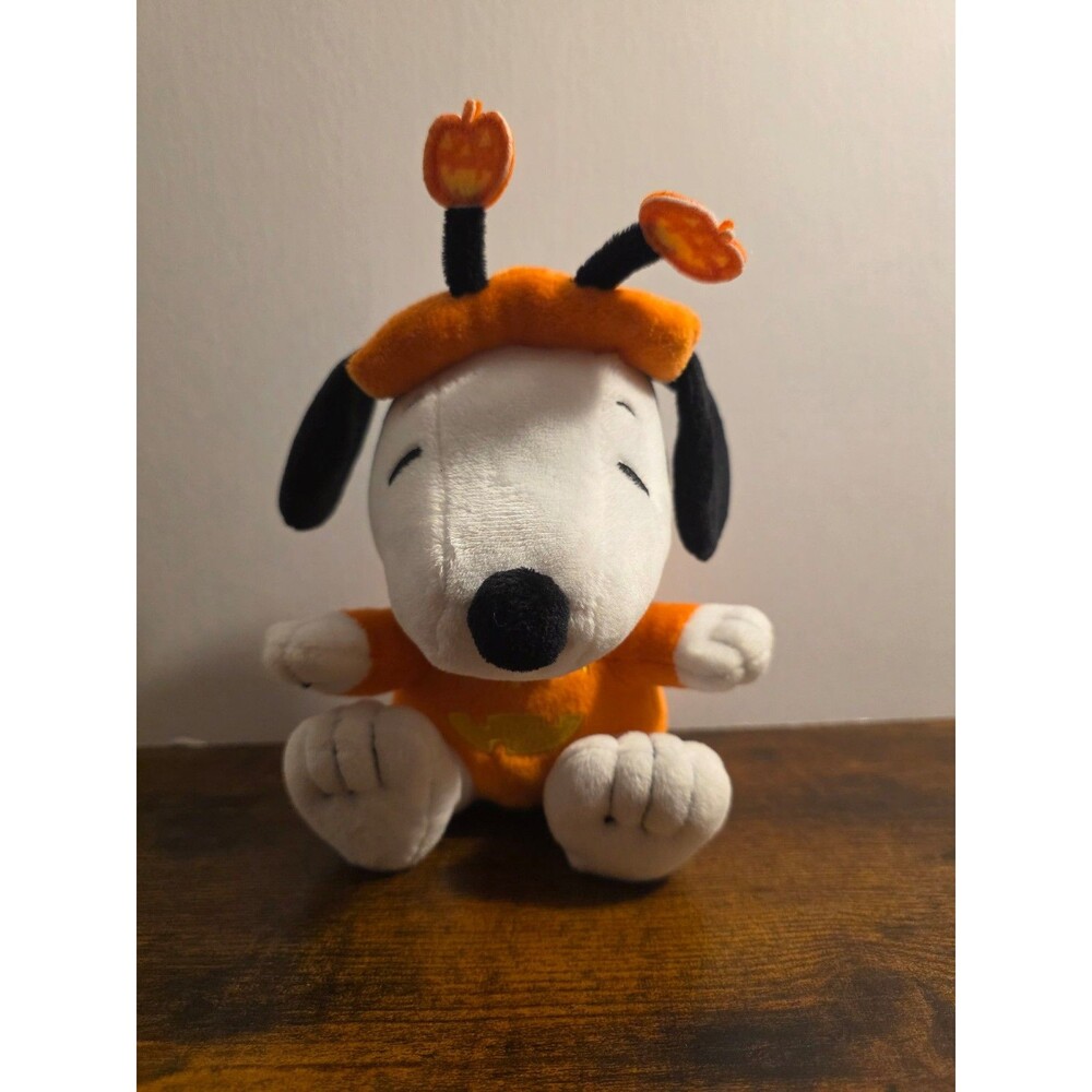 Hallmark Peanuts Snoopy Halloween Pumpkin Costume Plush Stuffed Animal Toy 9"